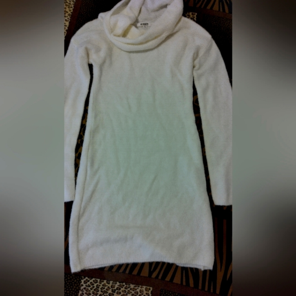 BB Dakota Cream/White Sweater Shirt - Dress